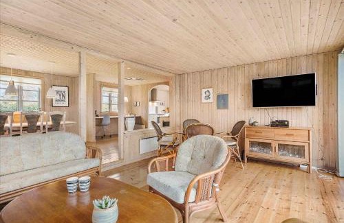 Tørresø House | Beachside Holiday Home in Trres - Family Friendly Retreat