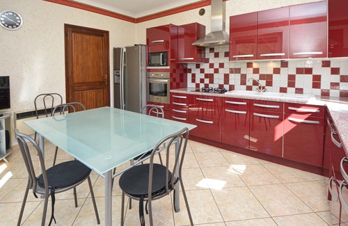 Les Salles-du-Gardon House | Explore Your Dream Vacation Home with Pool & Spa Amenities