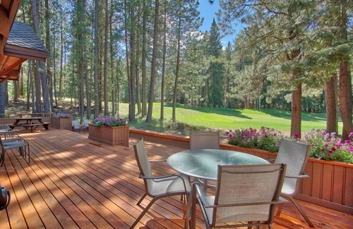 Black Butte Ranch House | Premier Home on the 15th Fairway with Pool & Family Amenities