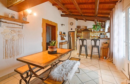 Arles House | Cozy 1 Bedroom Retreat with Pool in Raphèle-les-Arles