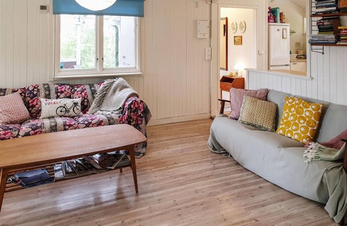 Arsta Havsbad House | Family-Friendly 3 Bedroom Retreat in Årsta Havsbad