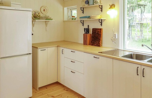 Arsta Havsbad House | Family-Friendly 3 Bedroom Retreat in Årsta Havsbad