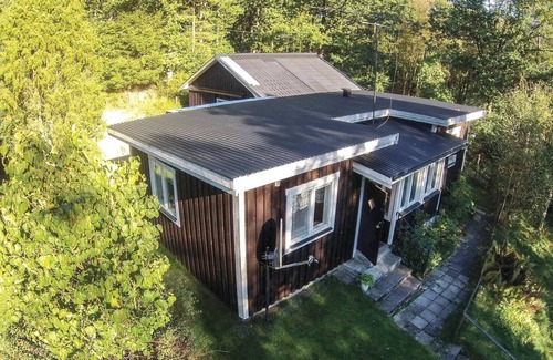Drakabygget House | Charming Cottage Retreat in Scenic Hallandsåsen Village