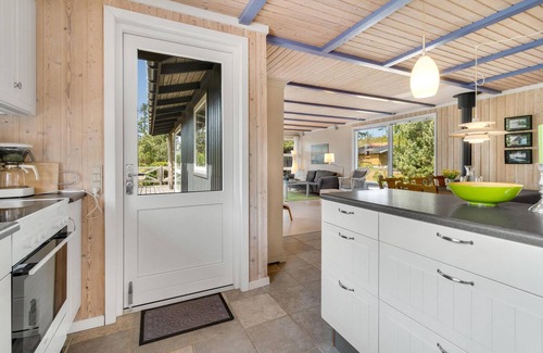 Oster Somarken House | Oceanfront 3-Bedroom Retreat in Aakirkeby Awaits You