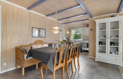 Oster Somarken House | Oceanfront 3-Bedroom Retreat in Aakirkeby Awaits You