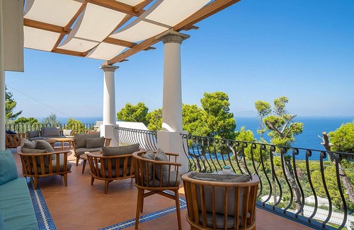 Anacapri House | Relax in a Vacation Home with Pool and Ocean Views