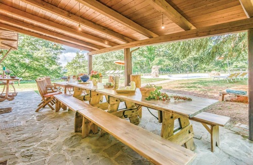 Apecchio House | Relaxing Stay in 10-Bedroom Accommodation, Apecchio PU
