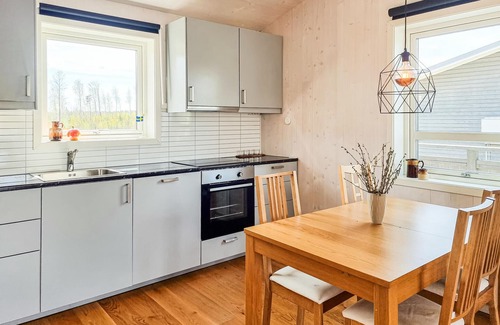 Asensbruk House | Charming Cottage at Sundseruds Stugby with Lake Views