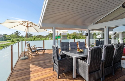 Tversted House | Relaxing 4-Bedroom Retreat with Pool & Ocean Views in Bindslev
