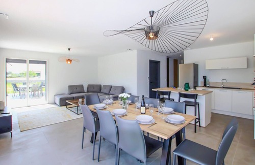 Cleon-d'Andran House | Relaxing Provencal Villa with Private Pool and Lake Views