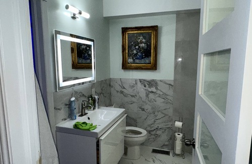 Upper Jarvis House | Charming Home in Cabbage Town - Ideal for Families