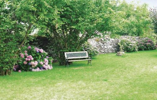 Chateauneuf-du-Faou House | Cozy Home in Chateauneuf Du Faou with Family Amenities