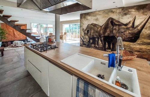 Cuers House | Stylish Architect Home with Pool Awaits You in Cuers