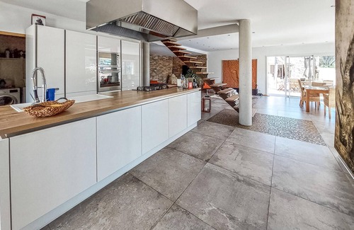 Cuers House | Stylish Architect Home with Pool Awaits You in Cuers