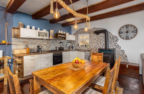 Klanfari House | Discover a Cozy Vacation Retreat by the Ocean