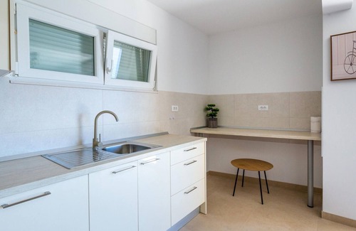 Duba House | Lovely home in Duba with WiFi
