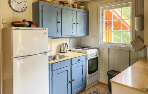 Fla Municipality House | Pet-Friendly Retreat in Eggedal with Fully Equipped Kitchen