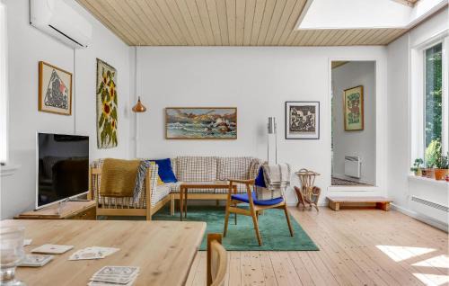 Hoeve Strand House | Pet-Friendly Home in Fårevejle with Kitchen Amenities