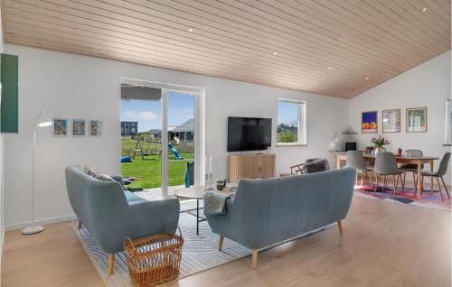 Havnsø House | Charming 3 Bedroom Home in Føllenslev, Pet Friendly Stay