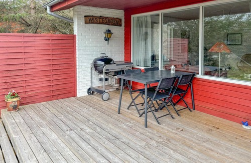 Slette Strand House | Lovely home in Fjerritslev with WiFi