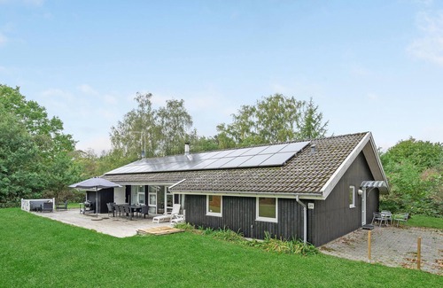 Udsholt Sand House | Family-Friendly Holiday Home with Ocean and Lake Views