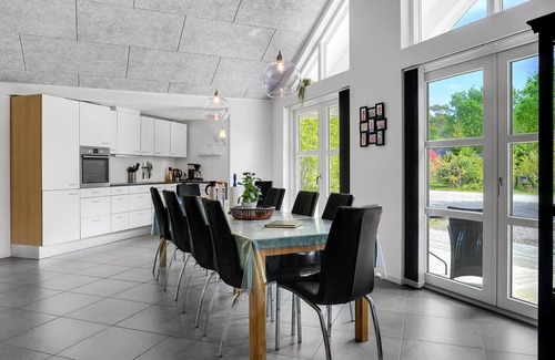 Grena Strand House | Spacious House with Ocean Views in Norddjursland