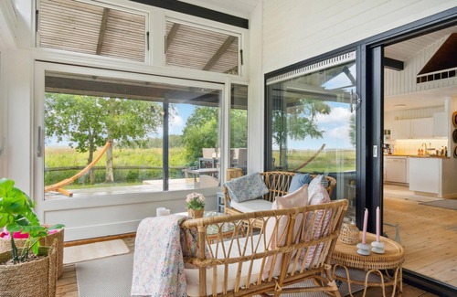 Helberskov Strand House | Charming Cottage with Sea View and Finnish Wooden Bathroom