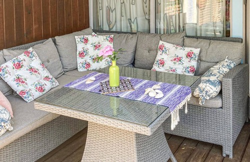 Heberg House | Spacious 4 Bedroom Getaway in Heberg with Ocean Views