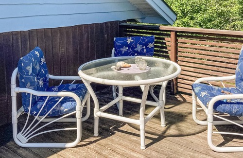 Heberg House | Spacious 4 Bedroom Getaway in Heberg with Ocean Views