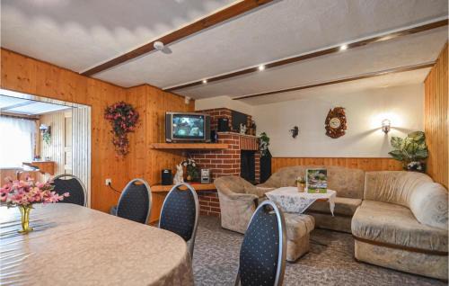 Langengrassau House | Comfortable Home in Heideblick with Pool and Kitchen