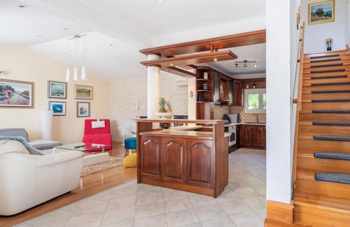 Blato na Cetini House | Exceptional 3-Bedroom Retreat in Blato na Cetini