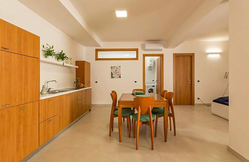 Marina di Modica House | Discover Tranquility in a Villa with Lush Garden Retreat
