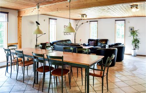 Kopingsvik House | Beautiful Home in Kpingsvik with Pool and Kitchen Amenities