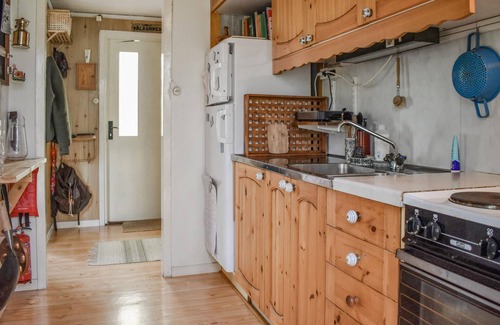 Vassmolösa House | Discover Lake Måll: Relaxing House with Spa & Pet Friendly