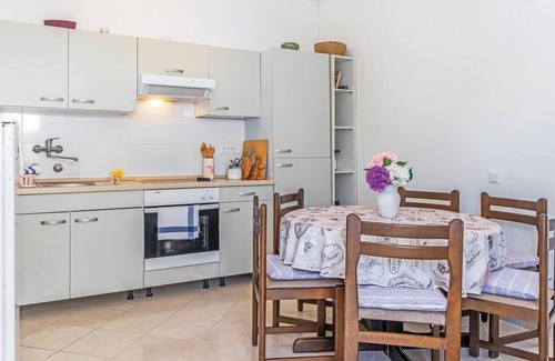 Klenovica House | Oceanfront 3-Bedroom Getaway in Klenovica Awaits You