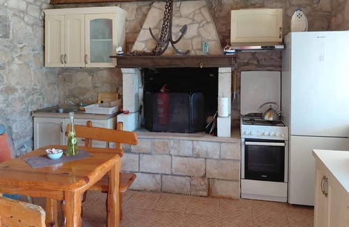 Cove Tri Zala (Zrnovo) House | Experience a Serene Mediterranean Getaway by the Sea
