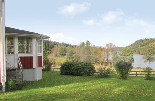 Korsberga House | Cozy 1 Bedroom Accommodation with Lake View in Korsberga