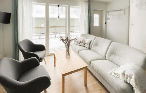 Hagaby House | Pet Friendly Retreat in Lttorp with Kitchen Amenities