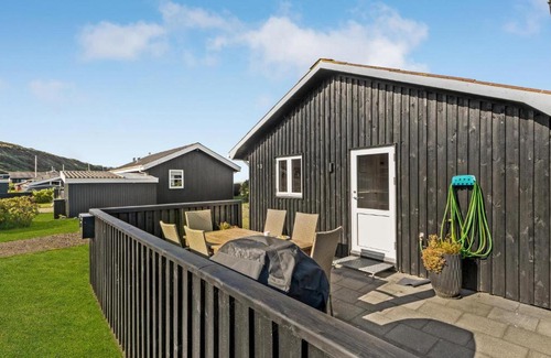 Logstor House | Cozy Home in Løgstør with Kitchen & Ocean View
