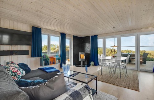 Logstor House | Cozy Home in Løgstør with Kitchen & Ocean View