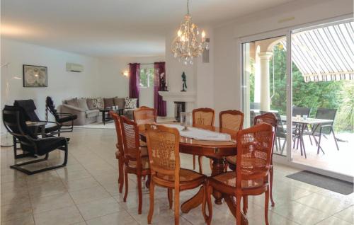 Lamalou-les-Bains House | Cozy Retreat in Lamalou Les Bains with Pool and Wifi