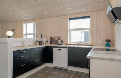 Grønhøj House | Spacious 4 Bedroom Getaway with Oceanfront Views in Løkken
