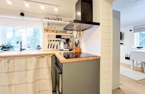 Ludvigsborg House | Cozy Cottage with Lake View Near Ringsjön in Skåne