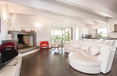 Montecastrilli House | Spacious 7-Bedroom Retreat in Montecastrilli with Pool