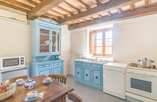 Magione House | Spacious 3 Bedroom Getaway in Beautiful Magione
