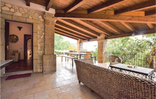 Castelluzzo House | Cozy Retreat in Makari-s, Vito Lo Capo with Pool & Kitchen