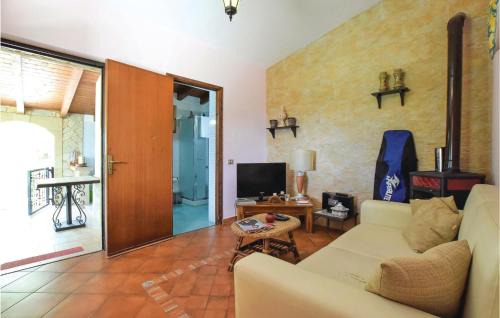 Castelluzzo House | Cozy Retreat in Makari-s, Vito Lo Capo with Pool & Kitchen