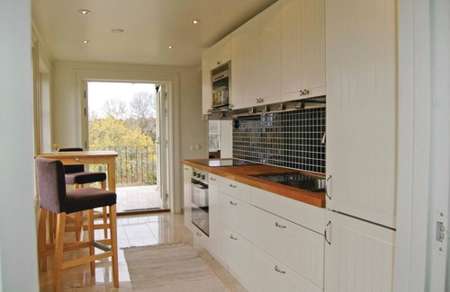 Mellerud House | Renovated Cottage with Lake View & Spa at Örs Vicarage