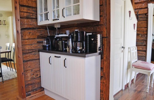 Mellerud House | Exceptional 2 Bedroom Stay in Mellerud with Lake View