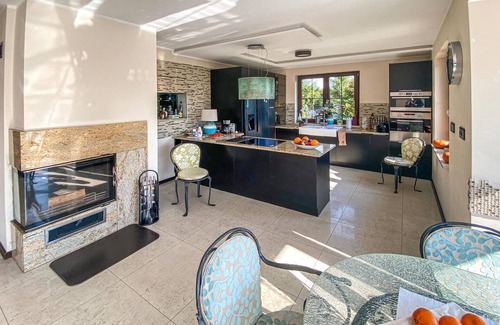 gmina Bedzino House | Five-Bedroom Retreat in Mscice with Hot Tub & Lake View